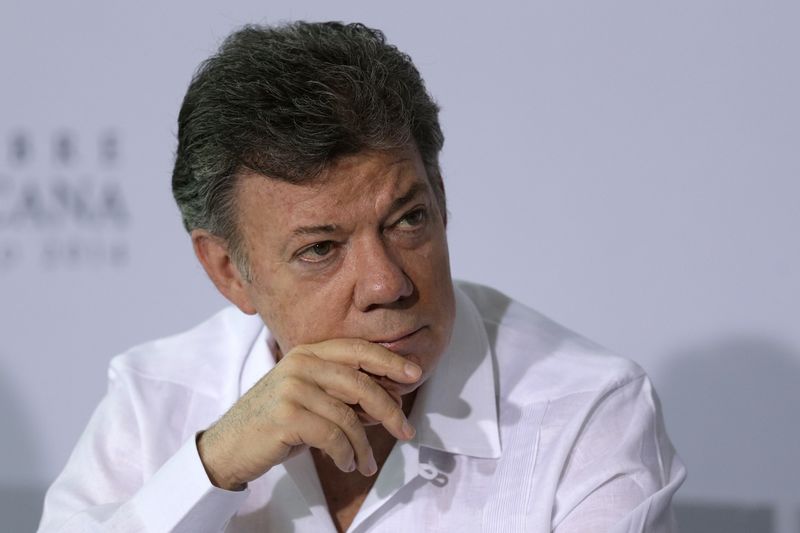 © Reuters. Presidente da Colômbia, Juan Manuel Santos, durante cúpula no México