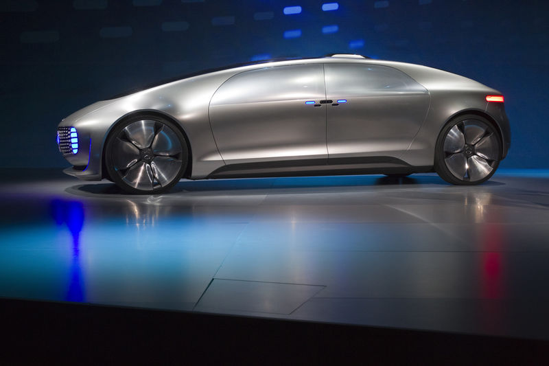 © Reuters. Mercedes-Benz F015 Luxury in Motion autonomous concept car is pictured on-stage during the 2015 International Consumer Electronics Show in Las Vegas