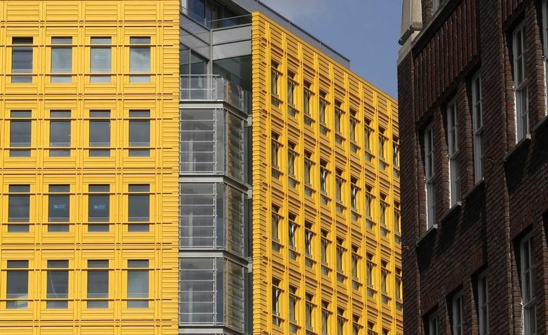 © Reuters. A new apartment block is pictured in central London