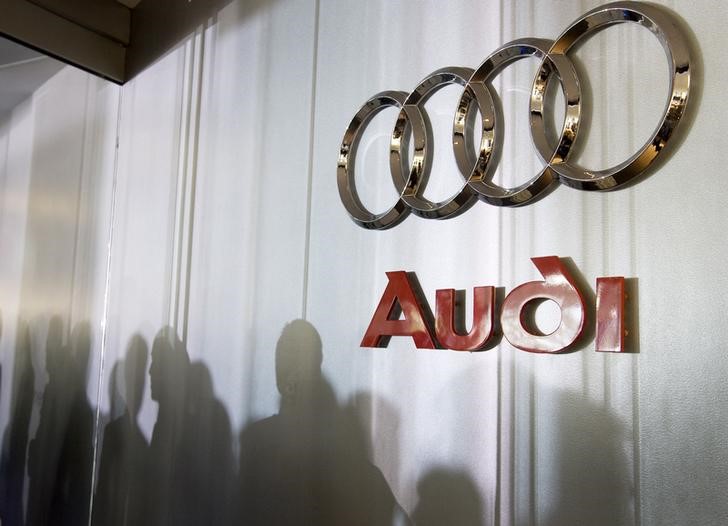 © Reuters. File photo of Audi logo sign inside the lobby at the U.S. headquarters building of the Volkswagen Group of America in Herndon, Virginia