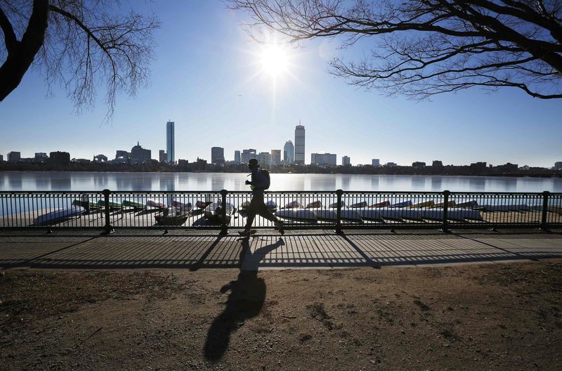 © Reuters. Prédios em Boston em frente ao Charles River