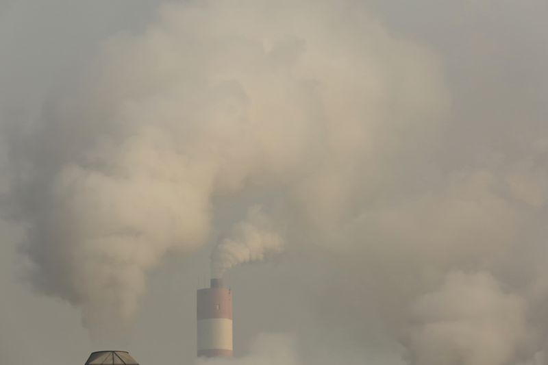 © Reuters. خفض الوقود الأحفوري الفرصة الأخيرة للحد من سخونة الأرض