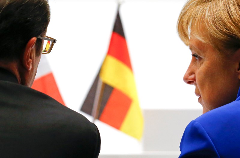 © Reuters. REPORT DE LA RENCONTRE MERKEL-HOLLANDE DIMANCHE À STRASBOURG