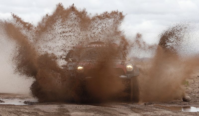 © Reuters. El argentino Terranova gana la séptima etapa, pero Al-Attiyah se mantiene líder