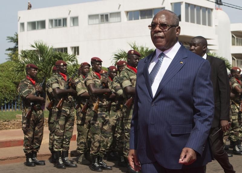 © Reuters. Malian President Ibrahim Boubacar Keita attends a ceremony marking Mali's 54th Independence Day in Bamako