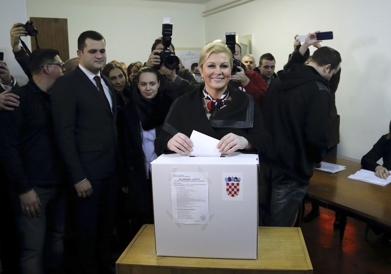 © Reuters. المعارضة الكرواتية تسعى لانتزاع مقعد الرئاسة وسط المصاعب الاقتصادية