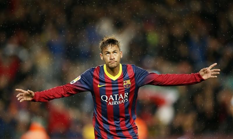 © Reuters. Barcelona's Neymar celebrates his second goal against Celta de Vigo during  La Liga's soccer match at Nou Camp stadium in Barcelona