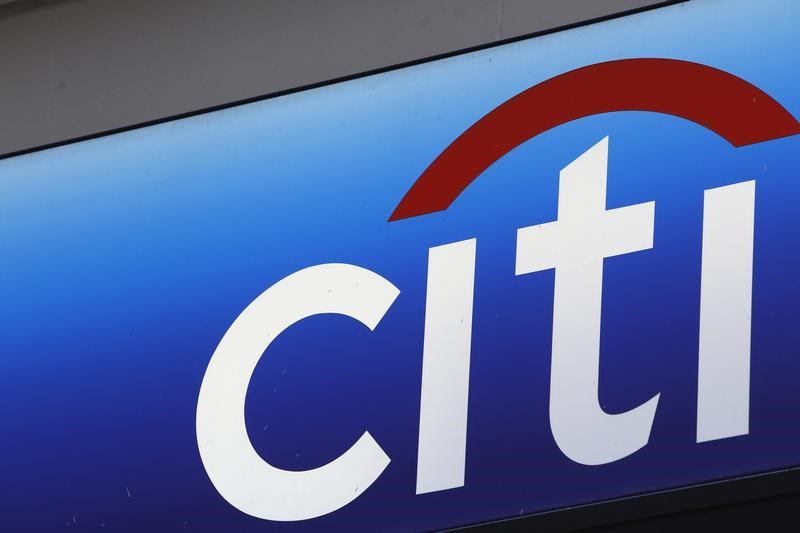 © Reuters. Логотип Citibank в отделении банка в Нью-Йорке 