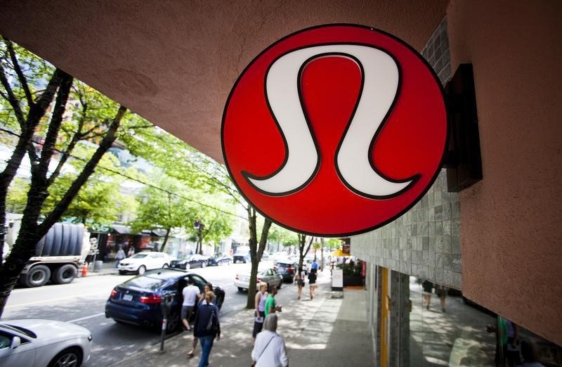 © Reuters. Lululemon Athletica Inc's logo is pictured at its store in downtown Vancouver