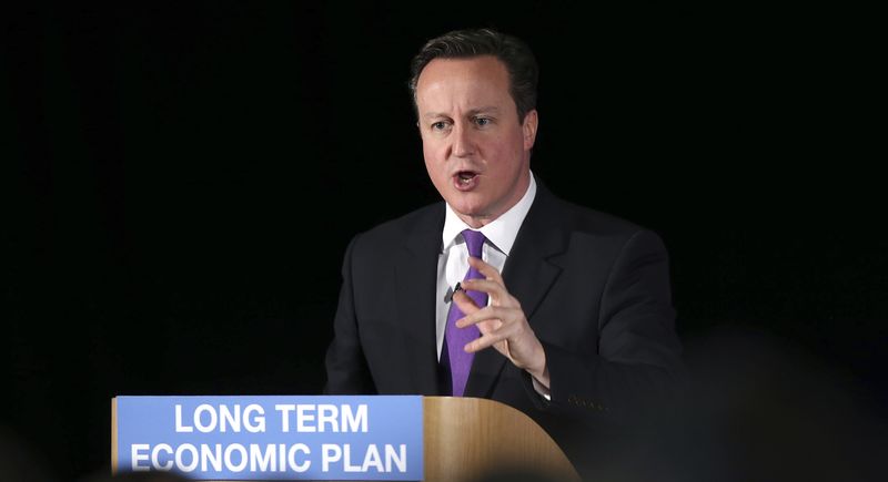 © Reuters. Britain's Prime Minister David Cameron delivers a speech to business leaders at a conference in the Old Granada TV Studios in Manchester