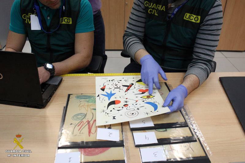 © Reuters. La Guardia Civil desmantela una red de falsificadores de Picasso y Miró