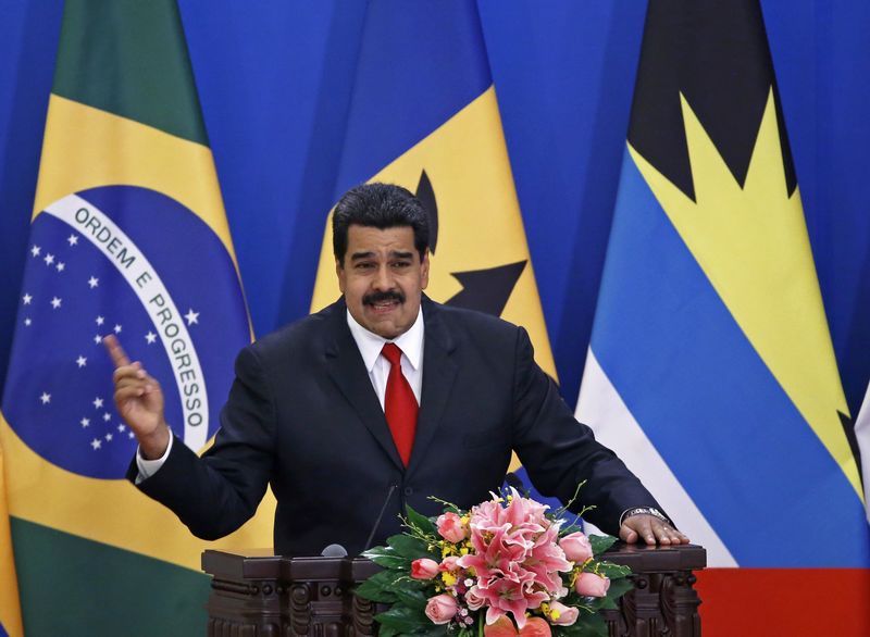 © Reuters. الرئيس الفنزويلي يسعى للحصول على دعم الجزائر بشأن أسعار النفط