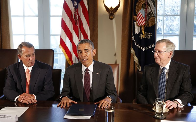 © Reuters. U.S. President Barack Obama hosts a bipartisan meeting of Congressional leaders in the Cabinet Room of the White House in Washington