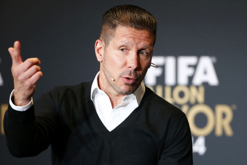 © Reuters. Atletico Madrid's Simeone nominee for 2014 FIFA World Coach of the Year attends news conference in Zurich