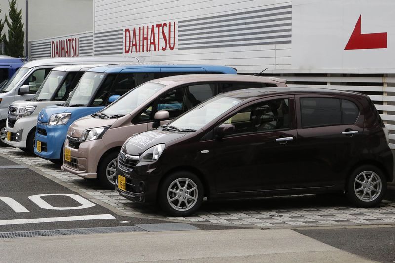 © Reuters. Daihatsu Motor Co.'s Mira e:S and other Daihatsu cars are displayed at the company's dealership in Tokyo