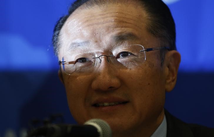 © Reuters. El presidente del Banco Mundial, Jim Yong Kim, durante una conferencia de prensa en Seoul