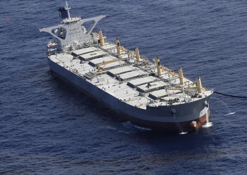 © Reuters. Los operadores petroleros almacenan 25 millones de barriles por baja de precio