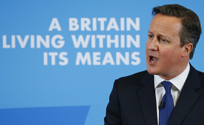 © Reuters. Britain's Prime Minister David Cameron delivers a speech on the economy, in Nottingham