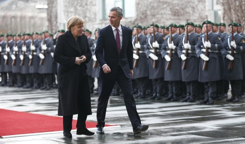 © Reuters. حلف الأطلسي يحث ألمانيا على تعزيز الانفاق العسكري