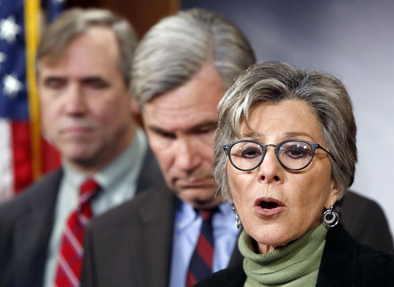 © Reuters. File image of Sen Barbara Boxer Boxer at news conference to draw attention to climate change at the U.S. Capitol in Washington