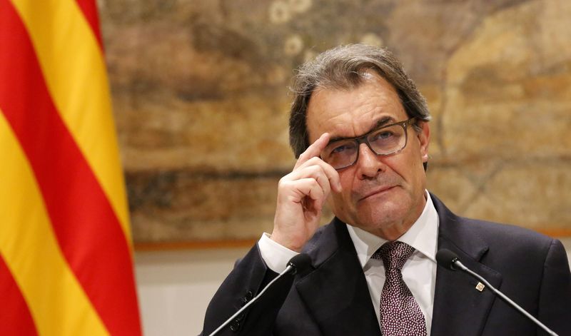 © Reuters. Presidente da Catalunha, Artur Mas, concede entrevista à imprensa