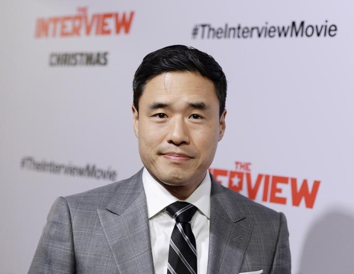 © Reuters. Cast member Randall Park poses during premiere of the film "The Interview" in Los Angeles