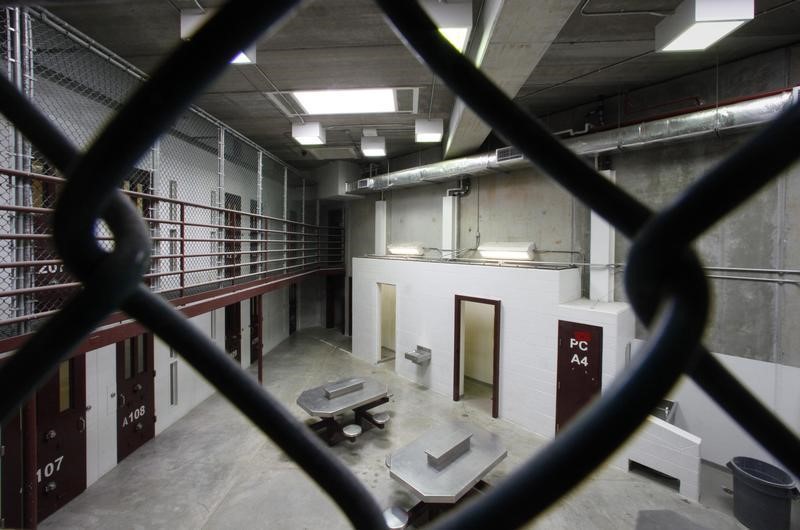 © Reuters. The interior of an unoccupied communal cellblock is seen at Camp VI, a prison used to house detainees at the U.S. Naval Base at Guantanamo Bay