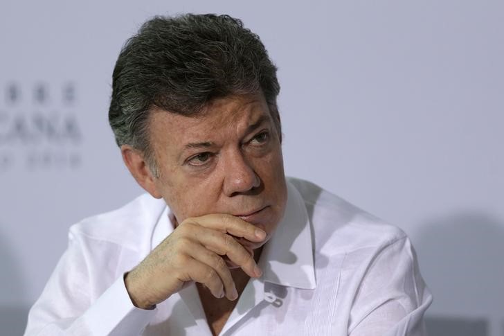 © Reuters. Presidente da Colômbia, Juan Manuel Santos, durante cúpula em Veracruz