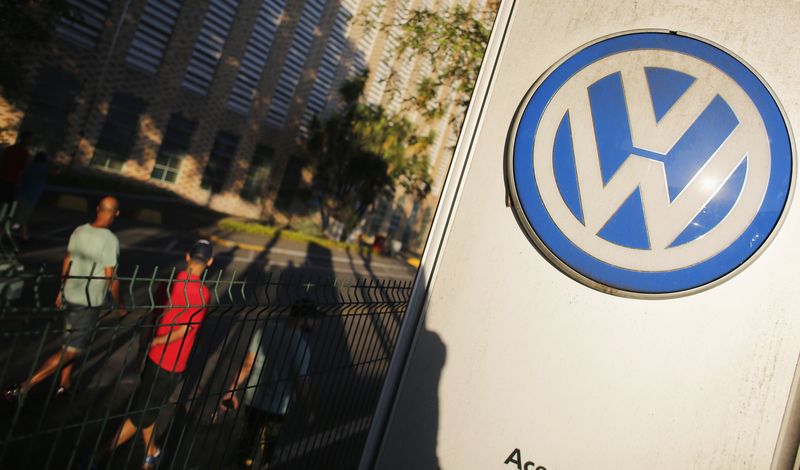 © Reuters. Acesso à fábrica da Volkswagen em São Bernardo do Campo (SP). 8/01/2015