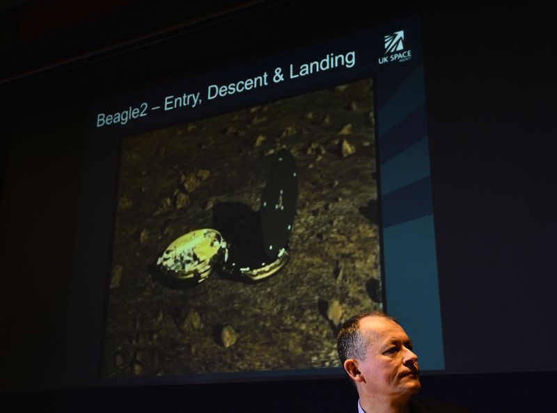 © Reuters. David Parker, chefe da Agência Espacial da Grã-Bretanha, em entrevista coletiva em Londres