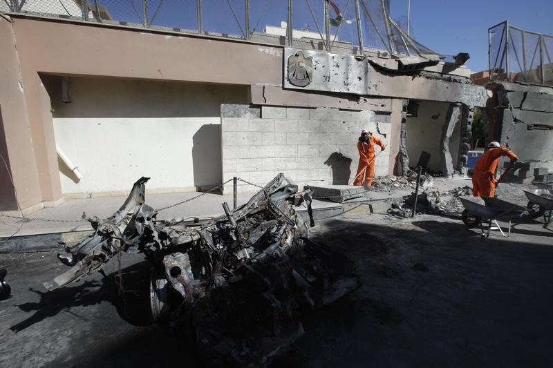 © Reuters. انفجار أمام السفارة الجزائرية في ليبيا ولا أنباء عن ضحايا