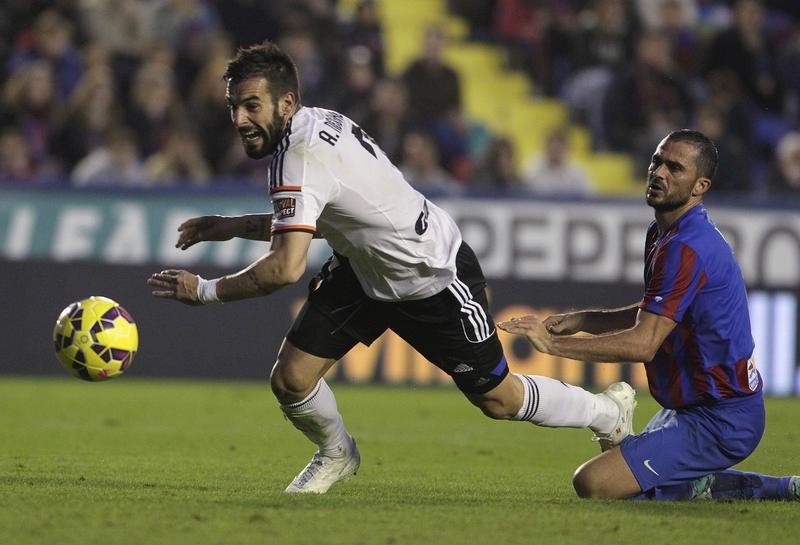 © Reuters. Álvaro Negredo empieza a dar frutos en el Valencia