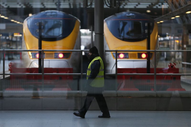 © Reuters. NOUVELLES PERTURBATIONS DU TRAFIC EUROSTAR DANS LE TUNNEL SOUS LA MANCHE