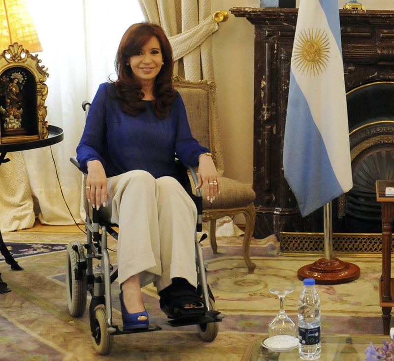 © Reuters. Argentina descarta grandes cambios en límites al acceso a divisas a corto 
