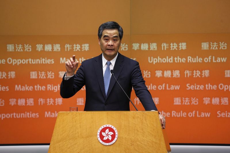 © Reuters. Hong Kong Chief Executive Leung Chun-ying speaks at a news conference following his annual policy address at the Legislative Council in Hong Kong