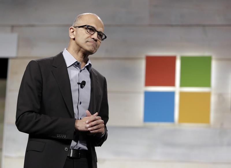 © Reuters. Microsoft Corp Chief Executive Satya Nadella speaks at his first annual shareholders' meeting in Bellevue, Washington