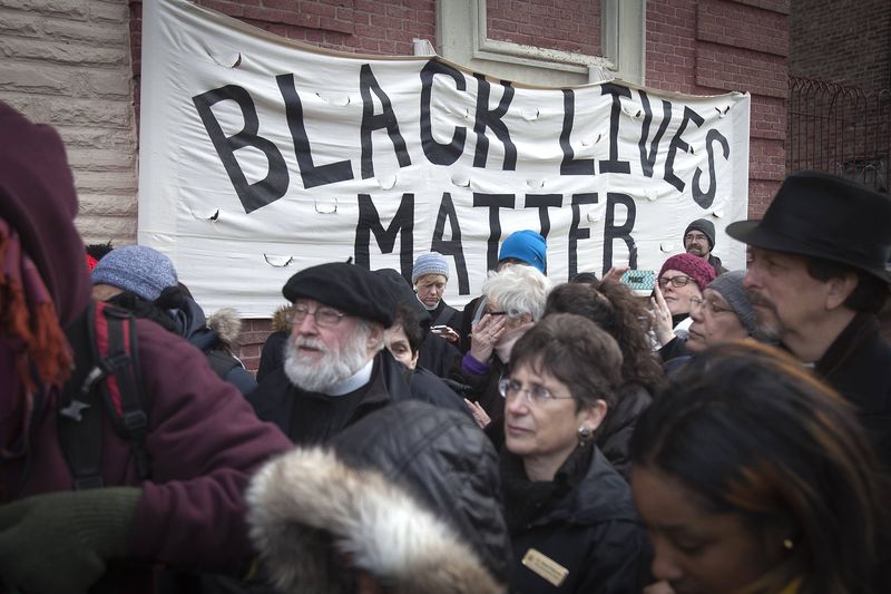 © Reuters. Populares participam de marcha do Dia de Martin Luther King Jr. em Nova York