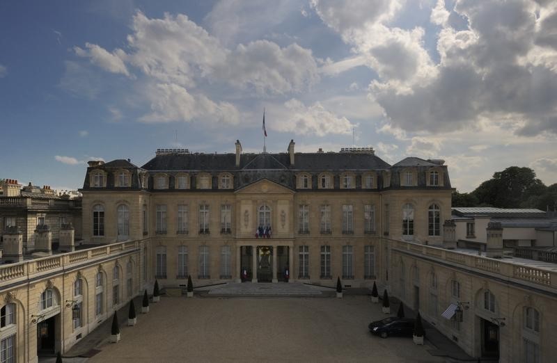 © Reuters. ENQUÊTE EN COURS APRÈS LE SURVOL DE L'ELYSÉE PAR UN DRONE