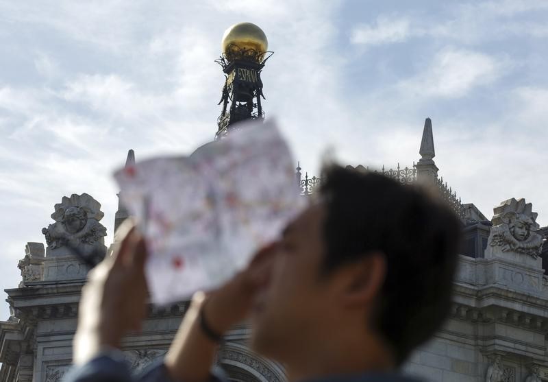 © Reuters. El sector turístico español espera otro año positivo tras batir récord en 2014 