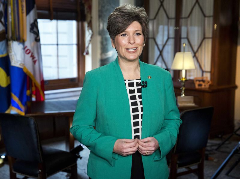 © Reuters. Senator Joni Ernst rehearses the Republican response to Obama's State of the Union address on Capitol Hill in Washington