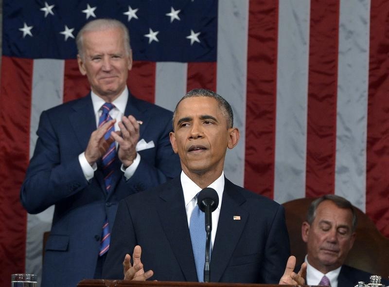 © Reuters. Obama, desafiante ante los republicanos en el discurso del Estado de la Unión