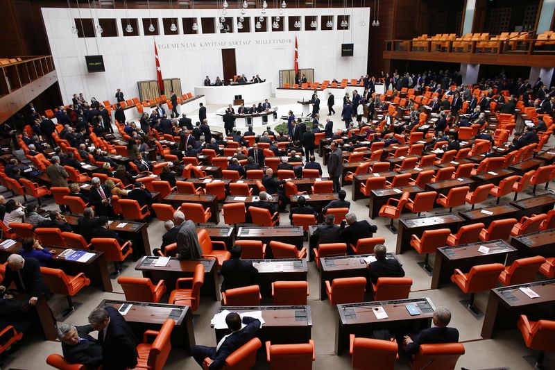 © Reuters. Parlamento turco reunido para debate em Ancara