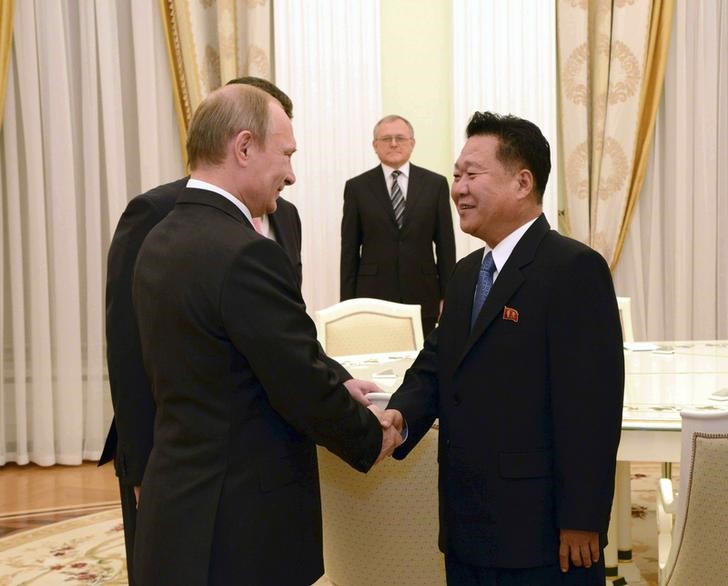 © Reuters. Choe Ryong Hae meets with Russia's President Vladimir Putin in Moscow in this November 18, 2014 photo released by North Korea's KCNA