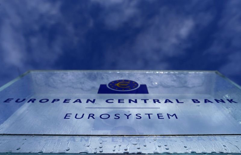 © Reuters. Water droplets from melting ice are seen on the entrance sign of the new European Central Bank (ECB) headquarters in Frankfurt