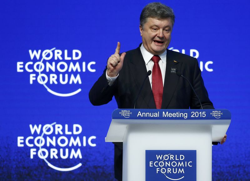 © Reuters. PETRO POROCHENKO DIT QUE 9.000 SOLDATS RUSSES SONT EN UKRAINE