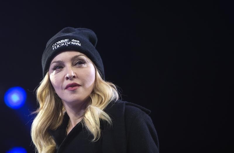 © Reuters. Madonna participa de um show da Anistia Internacional em Nova York