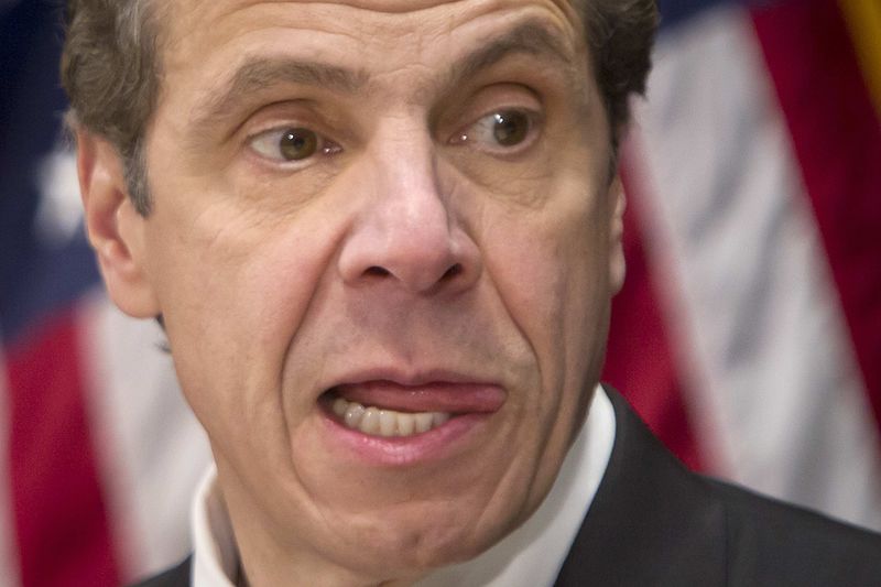 © Reuters. New York Governor Cuomo speaks during a news conference in New York