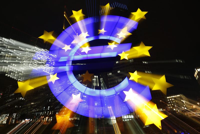 © Reuters. Bolsas europeas suben por sexto día consecutivo antes de la decisión del BCE