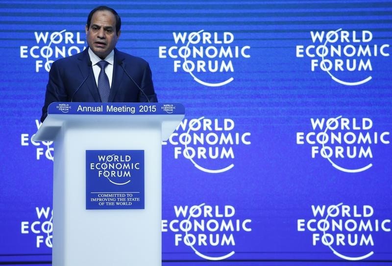 © Reuters. Egyptian President al-Sisi makes a speech during the Egypt in the World event in the Swiss mountain resort of Davos