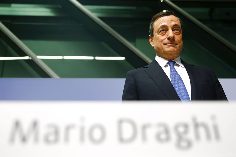 © Reuters. European Central Bank President Mario Draghi arrives for ECB news conference in Frankfurt